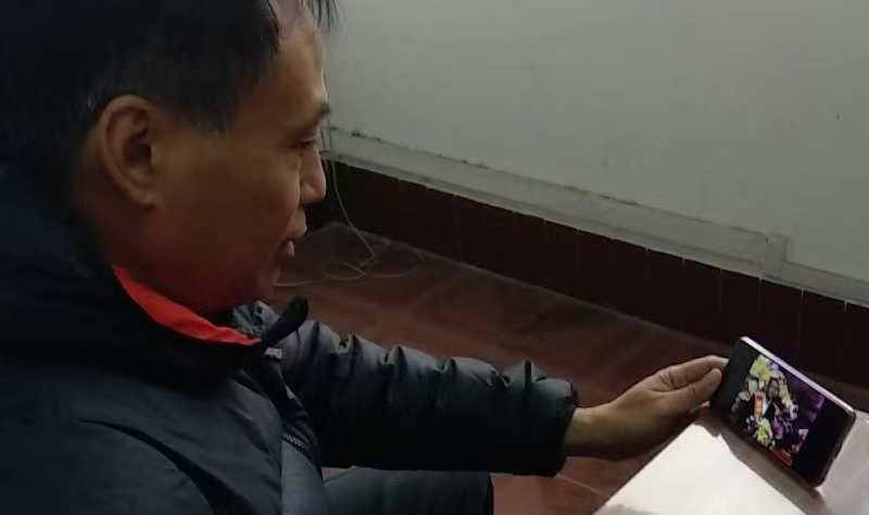 柳江造紙廠黨員干部通過網(wǎng)絡(luò)直播收看報(bào)告會(huì)2.jpg 柳江造紙廠黨員干部通過網(wǎng)絡(luò)直播收看報(bào)告會(huì)2.jpg